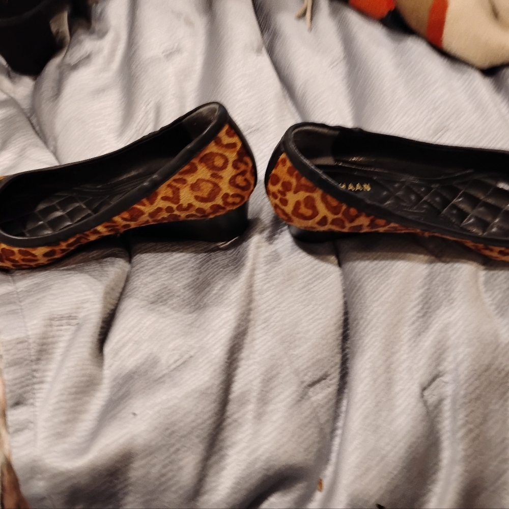 Cole Haan size 7 leopard print loafers in great shape also black base color - Picture 4 of 4